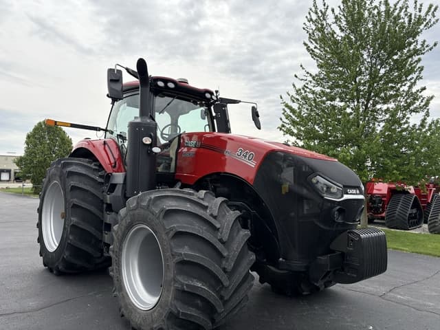 Image of Case IH Magnum 340 equipment image 3