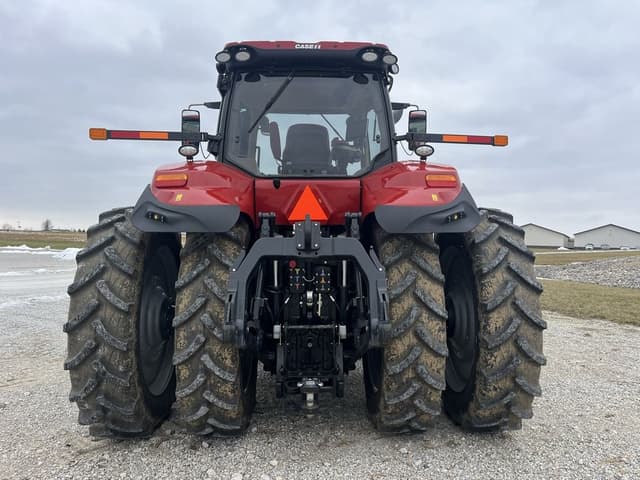 Image of Case IH Magnum 340 equipment image 4