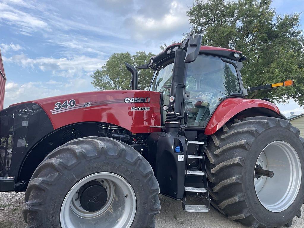 Image of Case IH Magnum 340 Image 1