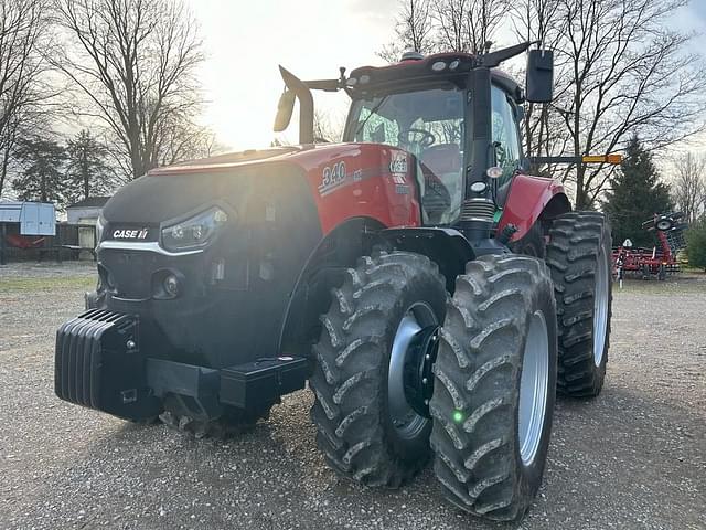 Image of Case IH Magnum 340 equipment image 3