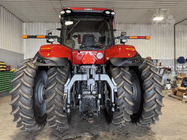 Image of Case IH Magnum 340 equipment image 1