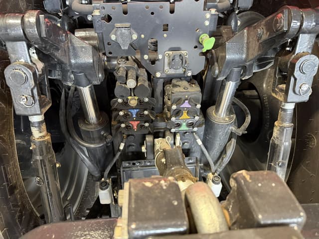 Image of Case IH Magnum 340 equipment image 2