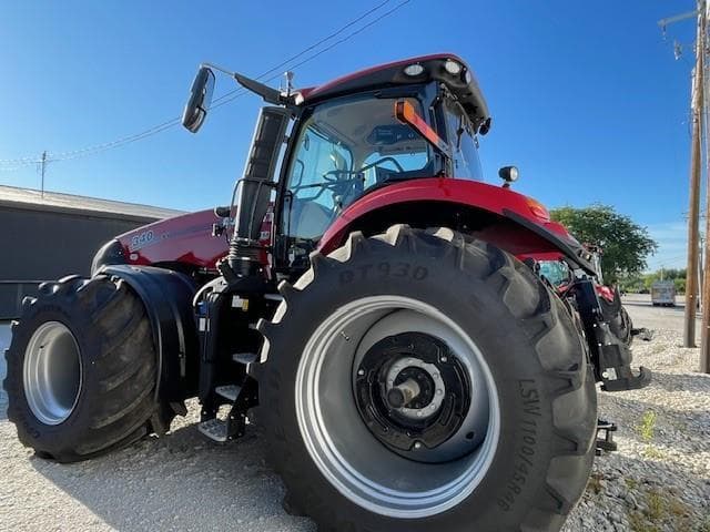 Image of Case IH Magnum 340 equipment image 4