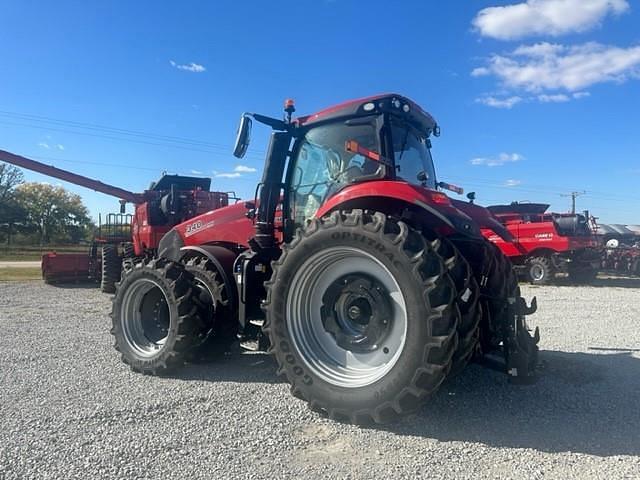 Image of Case IH Magnum 340 equipment image 1