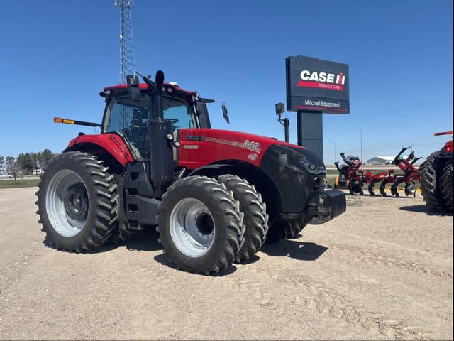 Image of Case IH Magnum 340 equipment image 4