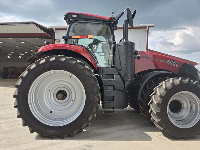 Image of Case IH Magnum 340 equipment image 1