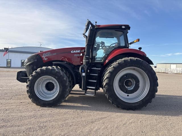 Image of Case IH Magnum 340 equipment image 1