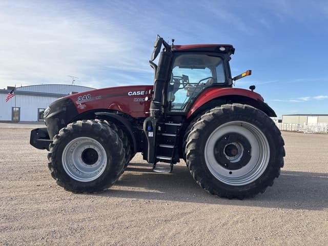 Image of Case IH Magnum 340 equipment image 1