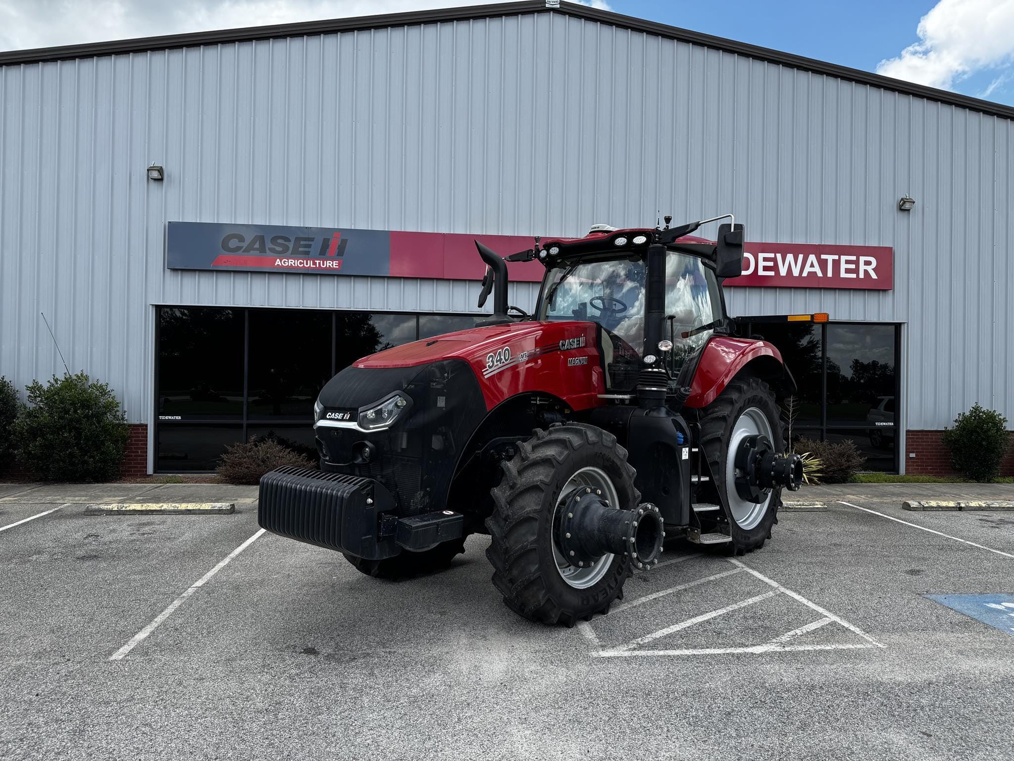 2024 Case IH Magnum 340 Image