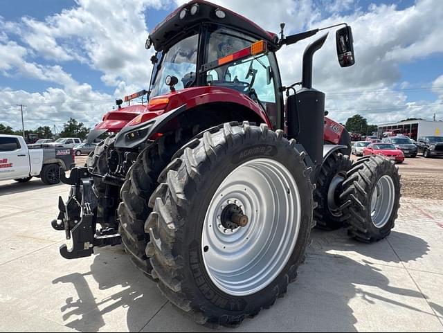 Image of Case IH Magnum 340 equipment image 4