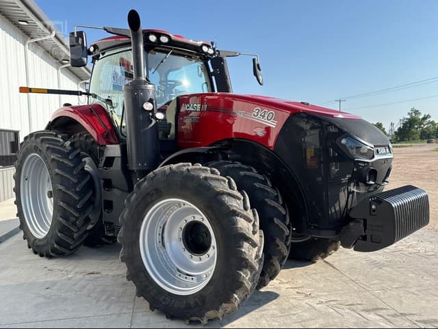 Image of Case IH Magnum 340 equipment image 4