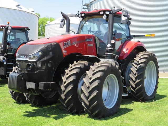 Image of Case IH Magnum 340 equipment image 1