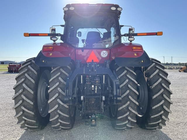 Image of Case IH Magnum 340 equipment image 3