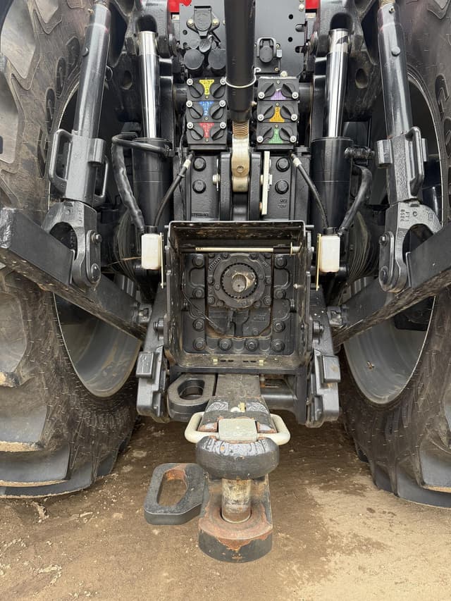 Image of Case IH Magnum 340 equipment image 4