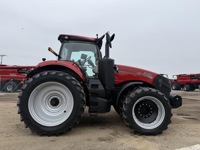 Image of Case IH Magnum 340 equipment image 2