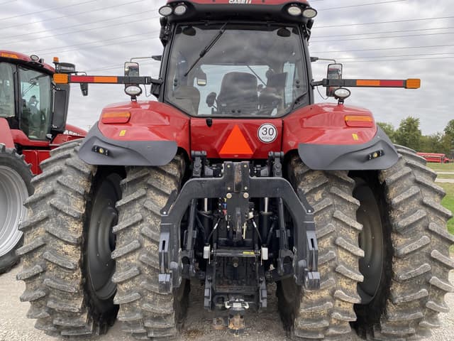 Image of Case IH Magnum 340 equipment image 4