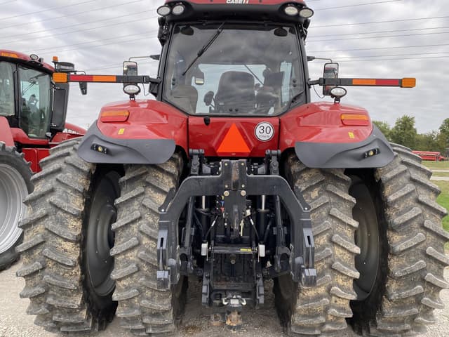 Image of Case IH Magnum 340 equipment image 4
