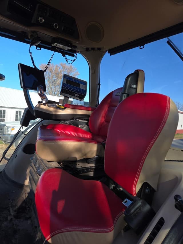 Image of Case IH Magnum 340 Rowtrac equipment image 4