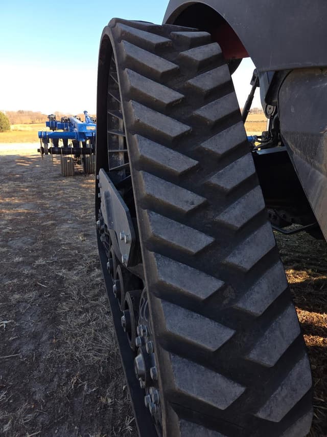 Image of Case IH Magnum 340 Rowtrac equipment image 2