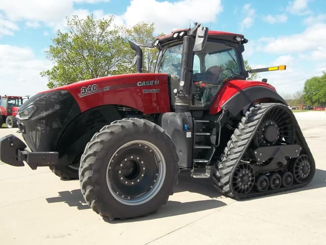 Image of Case IH Magnum 340 Rowtrac equipment image 3