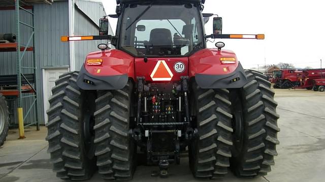 Image of Case IH Magnum 340 equipment image 2