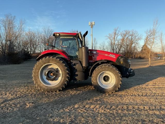 Image of Case IH Magnum 340 equipment image 1