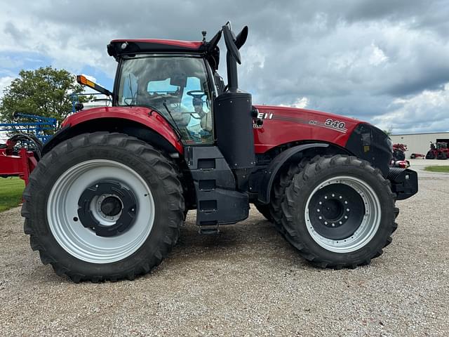 Image of Case IH Magnum 340 equipment image 1