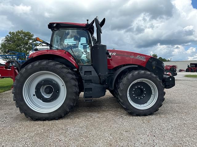 Image of Case IH Magnum 340 equipment image 1