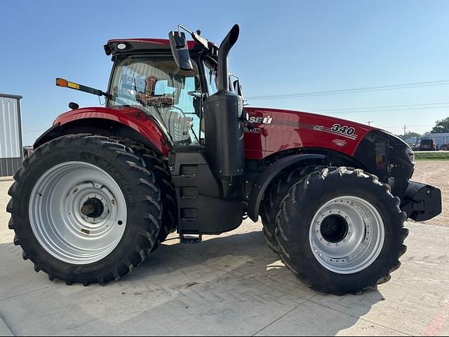 Image of Case IH Magnum 340 equipment image 3