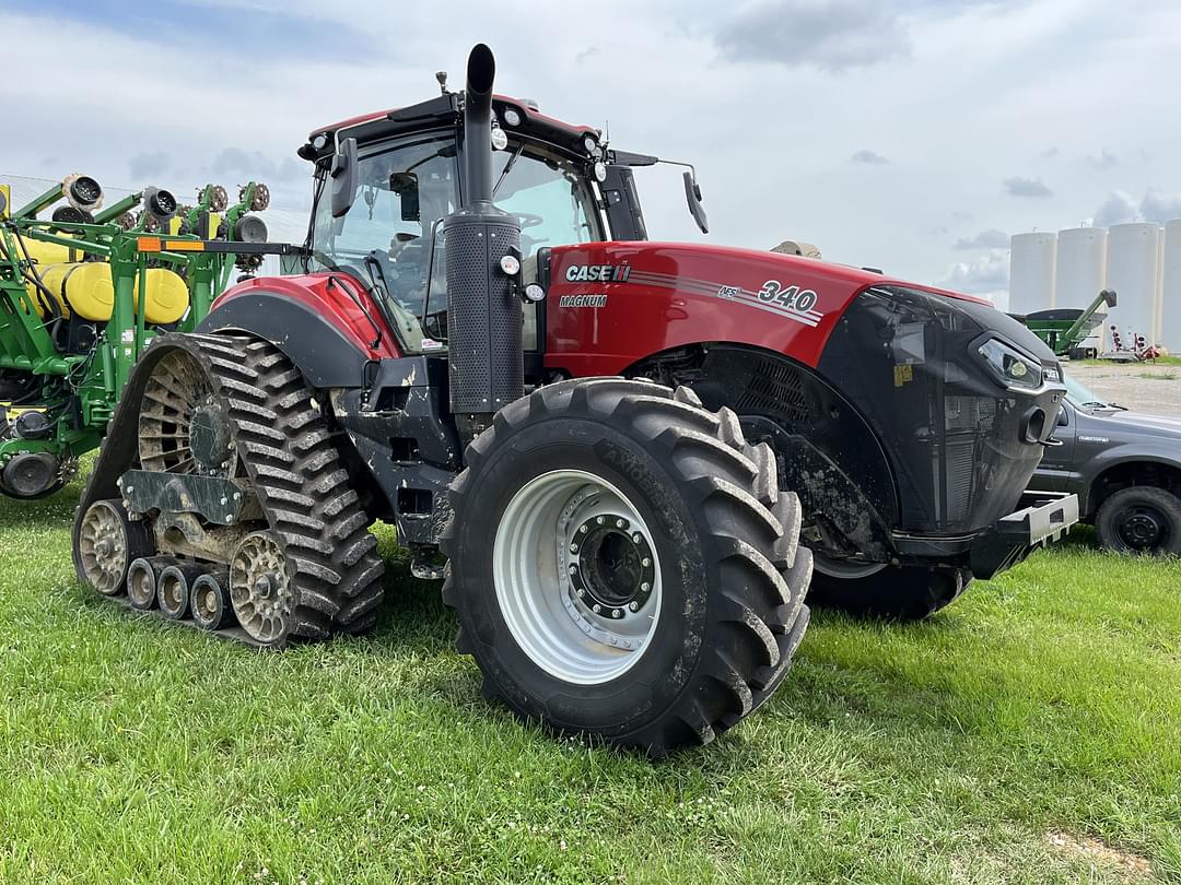 Image of Case IH Magnum 340 Rowtrac Primary image