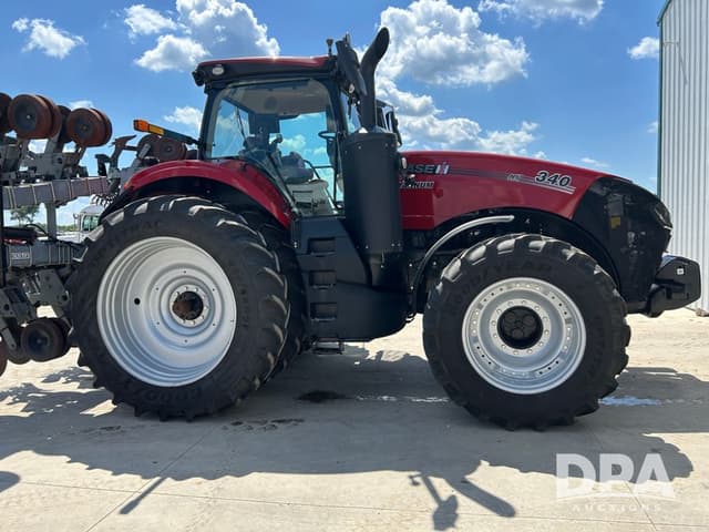 Image of Case IH Magnum 340 equipment image 3