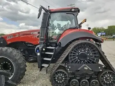 Image of Case IH Magnum 340 Rowtrac equipment image 4