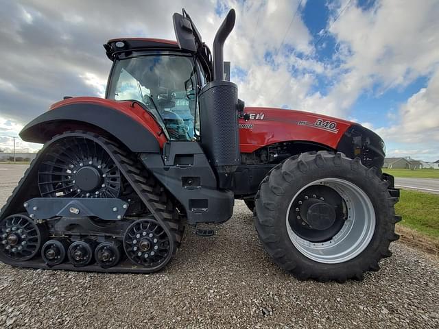 Image of Case IH Magnum 340 Rowtrac equipment image 4