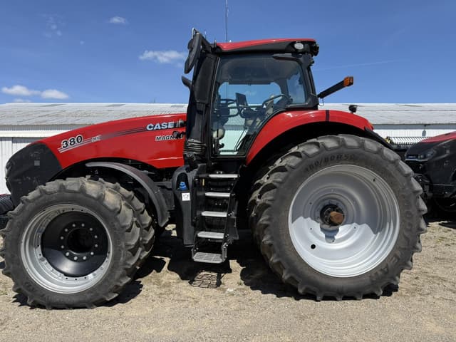 Image of Case IH Magnum 380 equipment image 3