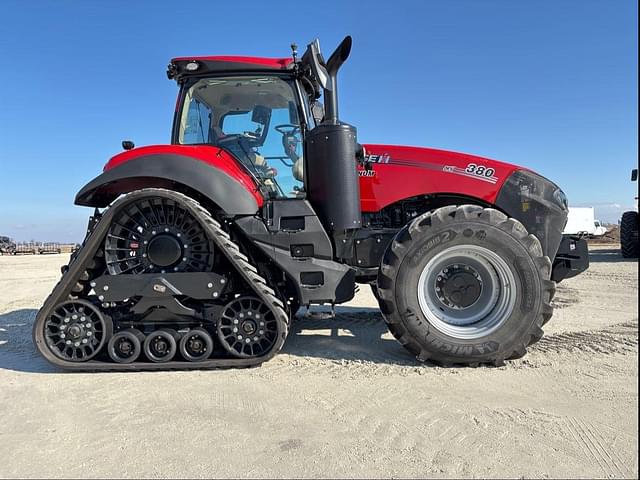 Image of Case IH Magnum 380 RowTrac equipment image 1