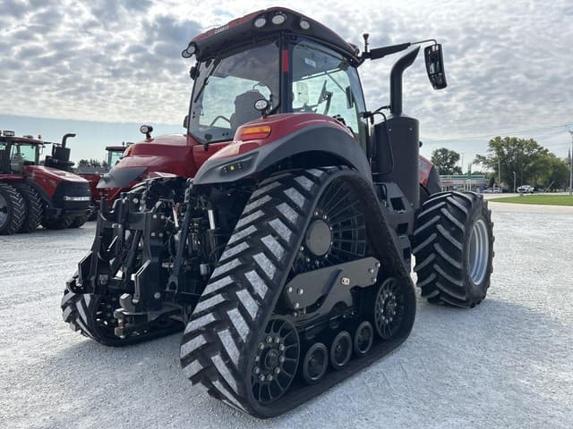 Image of Case IH Magnum 380 RowTrac equipment image 2
