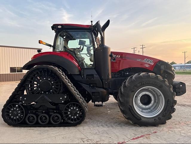 Image of Case IH Magnum 380 RowTrac equipment image 3