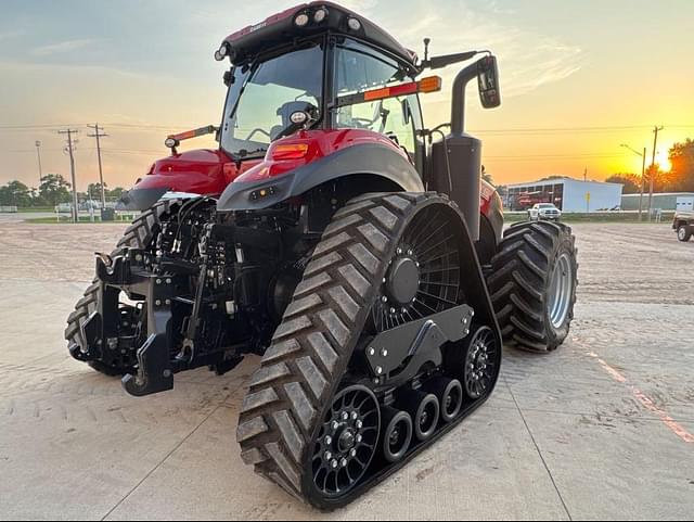 Image of Case IH Magnum 380 RowTrac equipment image 4