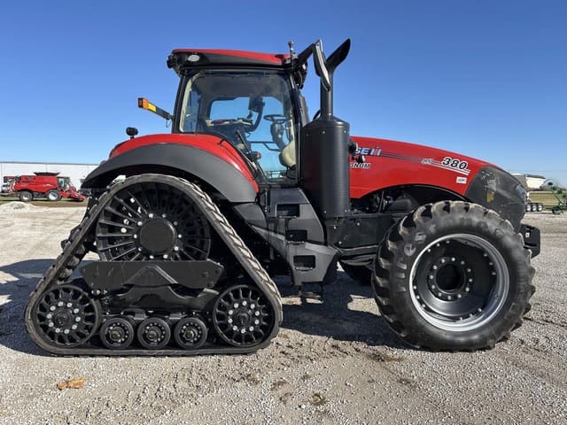 Image of Case IH Magnum 380 RowTrac equipment image 1