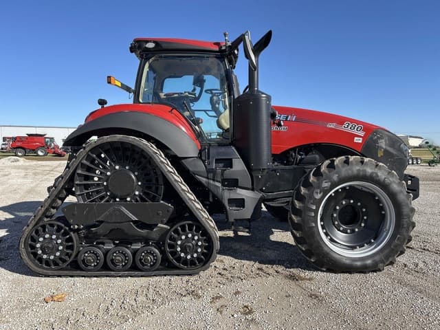 Image of Case IH Magnum 380 RowTrac equipment image 1