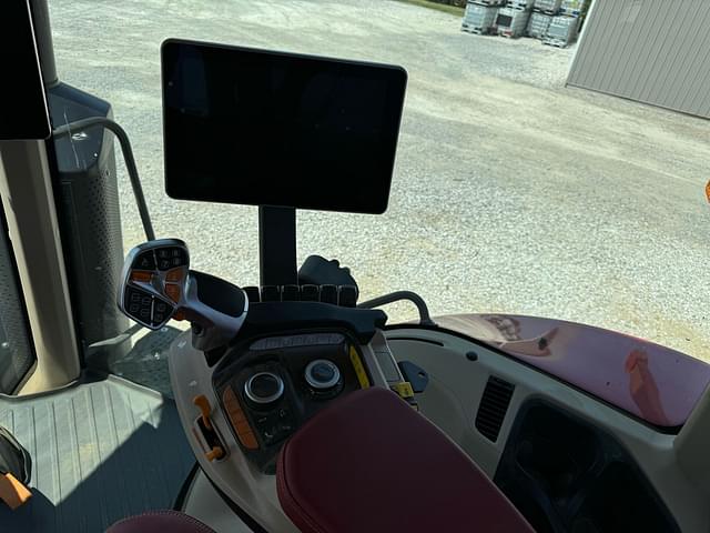 Image of Case IH Magnum 380 equipment image 4