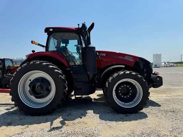 Image of Case IH Magnum 380 equipment image 2