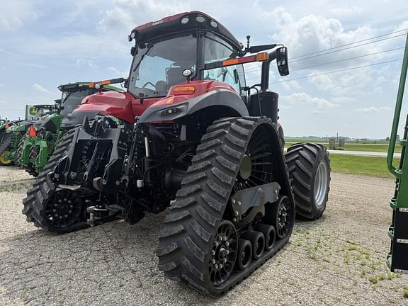 Image of Case IH Magnum 380 RowTrac equipment image 4