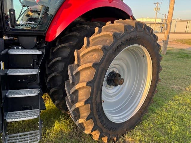 Image of Case IH Magnum 380 equipment image 4