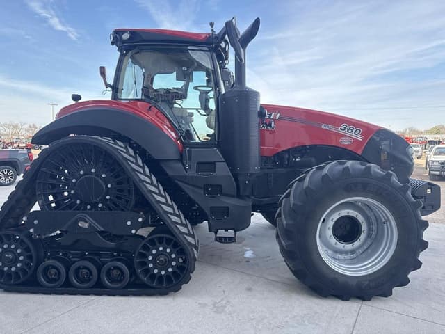 Image of Case IH Magnum 380 RowTrac equipment image 1