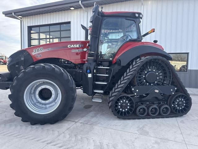 Image of Case IH Magnum 380 RowTrac equipment image 3