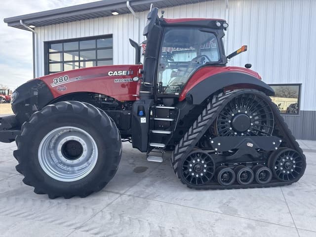 Image of Case IH Magnum 380 RowTrac equipment image 3