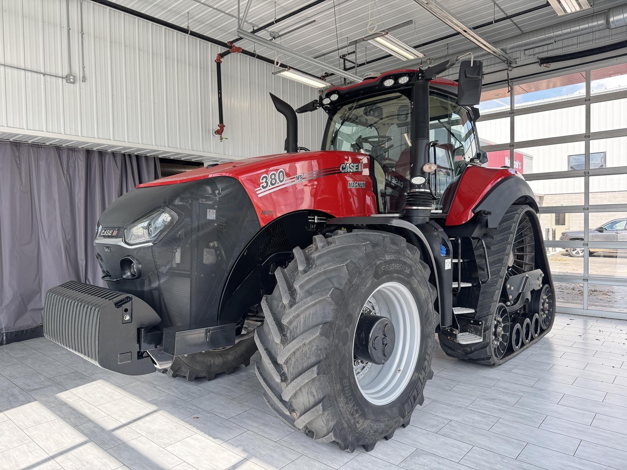 2024 Case IH Magnum 380 RowTrac Equipment Image0