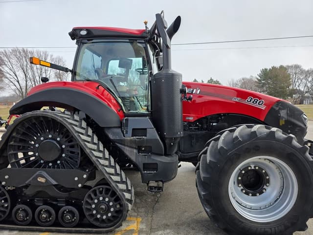 Image of Case IH Magnum 380 RowTrac equipment image 2