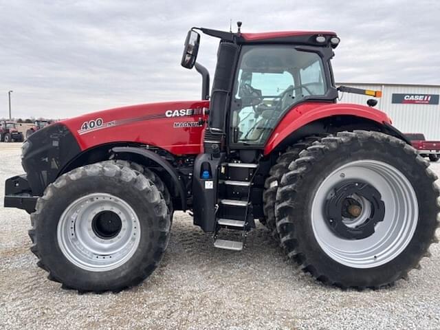 Image of Case IH Magnum 400 equipment image 1